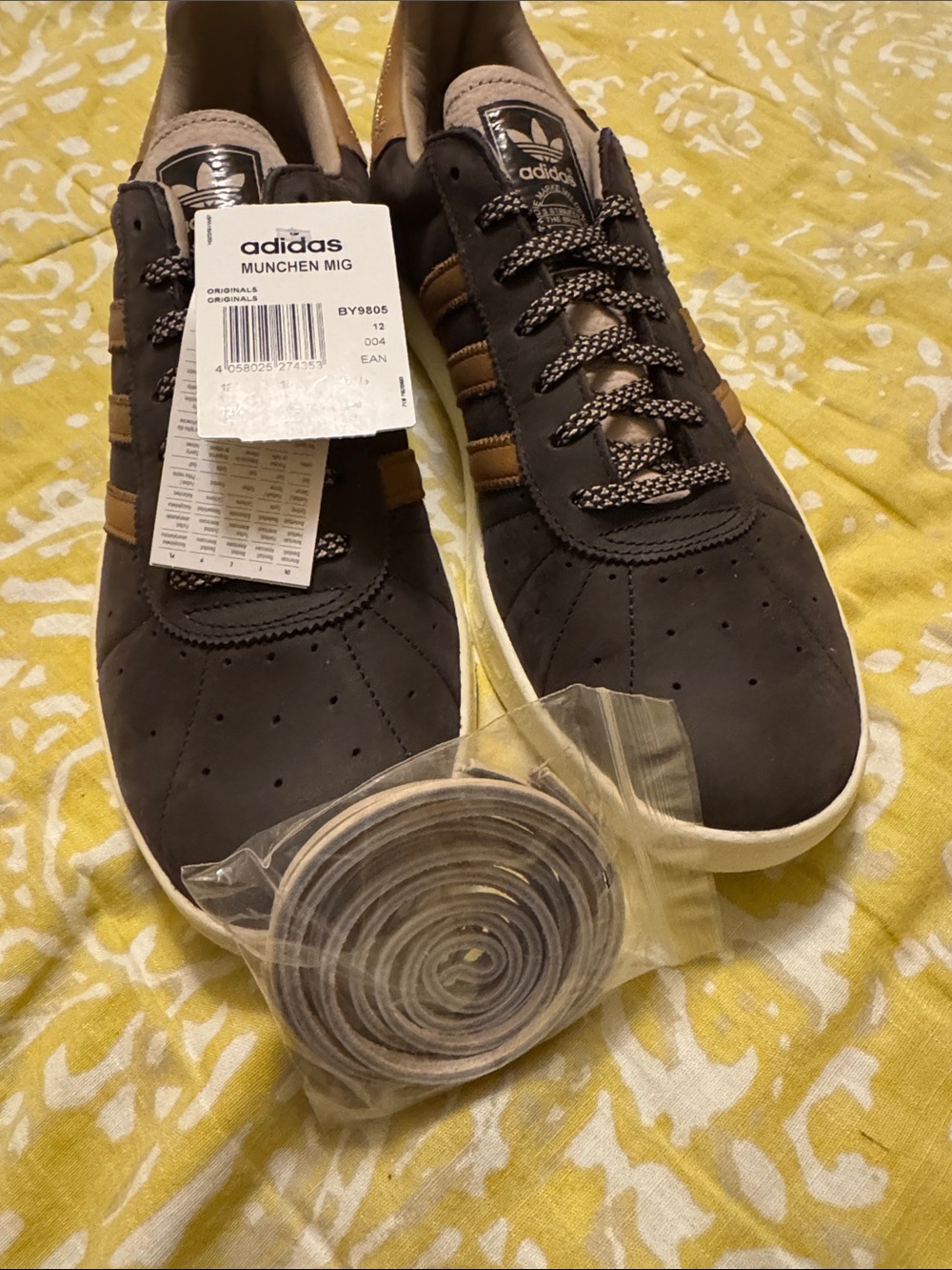 adidas Men’s Brown Suede Sneakers with Tan Stripes - Picture 7 of 10